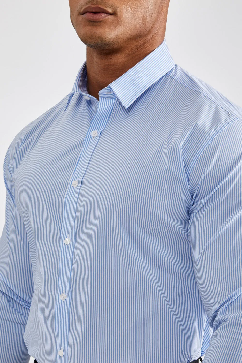 Essential Business Shirt in Striped Light Blue